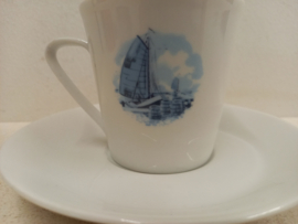 Bavaria kop en schotel met strand afbeelding / Bavaria cup and saucer with beach image