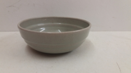 Plantschaal in wit met ribbel nr. 4. / Planting bowl in white with ribs nr. 4