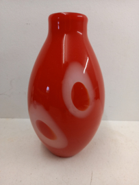 Mooie rode vaas glas 33 cm. / Beautiful red vase glass 12.99 inch.