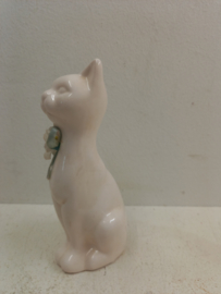 Witte poes 14 centimeter. / White pussycat 5.51 inch.