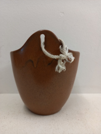 Mobach hangpot in bruin keramiek / Mobach hanging planter in brown ceramics