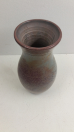 Mooie grote vaas in diverse kleuen van DOK / Nice large vase colored by DOK.