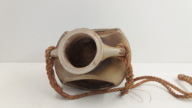 Grote bruine hangpot 28 centimeter. / Large brown hanging planter 9 inch.