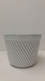 Bloempot in wit ribbel nummer 2045-2 Erica / Planter in white rib number 2045-2 Erica