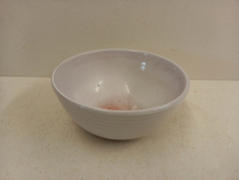 Bloempot in wit met ribbel nr. 409 /  Planter in wit with ribs nr. 409