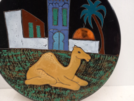 Kameel voor huizen 27,5 cm. / Camel in front of houses 27.5 cm.