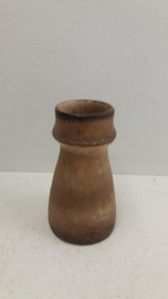 Vaasje in grijs met bruin gemerkt B32 / Little vase in gray with brown marked B35