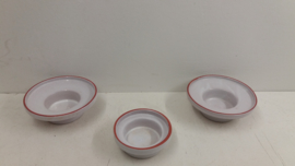 Oasis schaaltje in wit 15 cm. / Oasis container in white 5.9 inch.