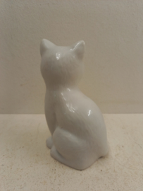 Mooi keramiek wit poesje 13 cm. / Beautiful ceramic white cat 5.11 inch.