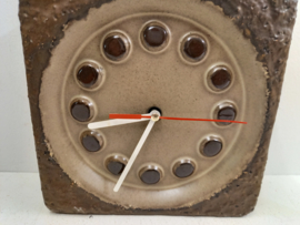 Mooie bruine wandklok keramiek / Beautiful brown wall clock ceramics
