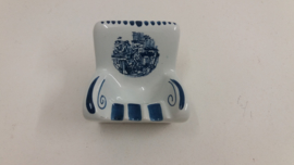 Set 5 stoeltjes asbakken Delfts blauw / Set 5 chair ashtrays Delfts blue
