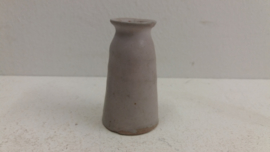 J vaasje in grijs 6.5 cm. / Little J vase in gray 2.55 inch