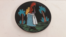 Tunesisch wandbord met vrouw 27 cm. / Tunisian wall plate with woman 10.6 inch.