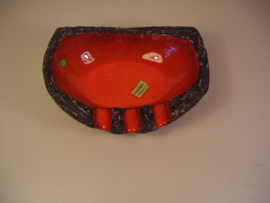 Mooie keramiek asbak in oranje / Nice  ashtray in orange ceramics