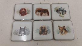 Lief honden tegeltje 6 centimeter / Sweet dog tile 2.3 inch