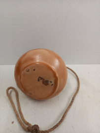 Hangpot in beige roze keramiek / Hanging planter in beige pink ceramics