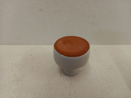Klein wit vaasje 4 x 4 cm. / Little vase in white 1.57 x 1.57  inch.
