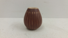 Sawa? klein vaasje in bruin met witte lijnen / Sawa? little vase in brown with white lines