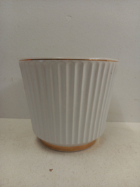 Frankton witte bloempot met messing rand / Frankton white flower pot with brass rim