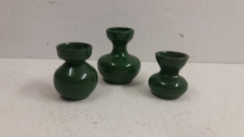Beige mini vaasje met dikke witte glazuur 6.5 cm. / Beige mini vase with fat white glace 2.55 inch.
