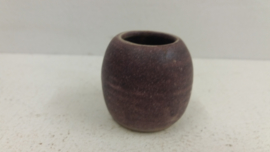 J vaasje in paars grijs  4 cm. / Little J vase in purple gray 1.57 inch