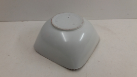 Mooie plantschaal in wit 21.5 cm. / Nice planter bowl in white 8.4 inch.
