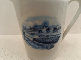 Bavaria melkkannetje met boerderij afbeelding / Bavaria milk jug with farm image