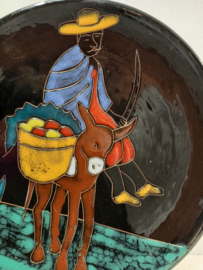 Bord met man op ezel 23,5 cm. / Plate with man on donkey 23,5 cm.