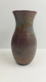 Mooie grote vaas in diverse kleuen van DOK / Nice large vase colored by DOK.