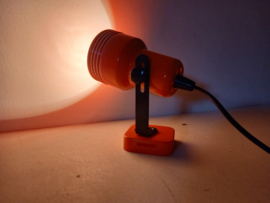 Oranje tafellampje met stoffen kap / Orange little table lamp with fabric shade