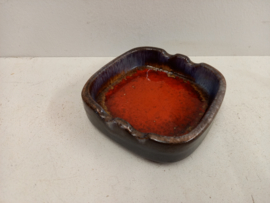 Scheurich 139-14 Asbak in bruin met rood / 139-14 ashtray in brown with red