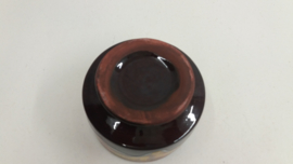 Asbakje in bruin met rode en gele glazuur / Ashtray in brown with red and yellow glace
