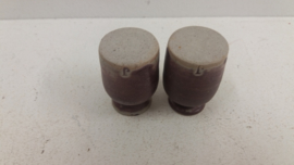 J vaasjes in grijs rood 5 cm. / Little J vases in gray and red