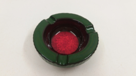 Asbak in wit met rode geel oranje binnenkant / White ashtray red orange yellowinside