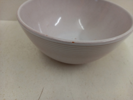 Plantschaal in wit met ribbel nr. 4. / Planting bowl in white with ribs nr. 4