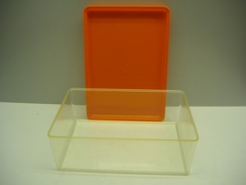 Bewaar doos in transparant met oranje deksel / Container in transparant with orange lid