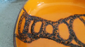 Scheurich 341-28 Schaal in oranje en zwart fatlava / 341-28 plate orange and black fatlava
