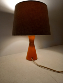 Oranje tafellamp met stoffen kap / Orange table lamp with fabric shade