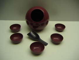 Pindaset in rood melamine 6 cups / Peanut set in red melamine 6 cups