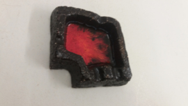 Zwarte asbak rood gevlamde binnenkant / Black ashtray glaced red  inside