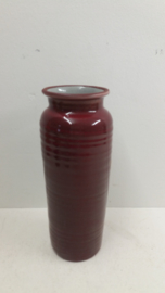 Duifs vaas rood met minimaal paars 27 cm. / Duifs vase in red with minimal purple