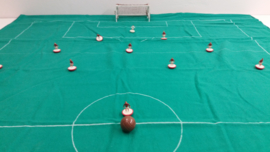 Subbuteo indoor voetbalspel / Subbuteo indoor footbal game