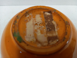 1 asbak in oranje glazuur nr. 311 / 1 ashtray in orange glace number 311