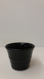Bloempotjes zwart 2111 gemerkt b en 0 / Planters in black 2111 marked b and 0