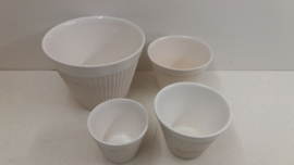 Set bloempotten in wit gemerkt ADCO / Set white planters marked ADCO