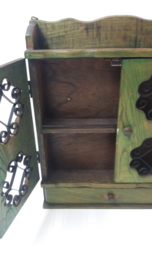 Klein groen wandkastje voor sleutels?? / Little green wallcabinet for keys??
