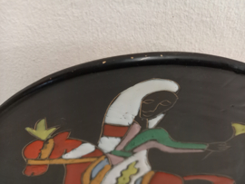 Een vrouw op een rood paard 28 cm. / A female on a red horse 28 cm.