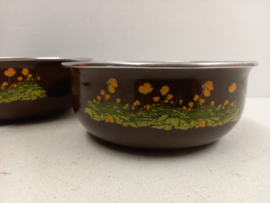 Bruine schalen met bloemdecor van Brabantia / 2 brown bowls with floral decor from Brabantia