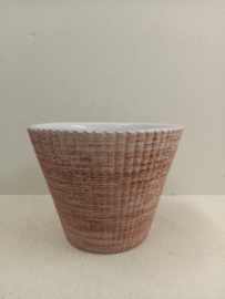 Bloempot in wit rood met ribbels maat 4 / Nice planter in white red with ribs size 4