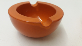 Setje asbakken in oranje 311 en 312 / Set ashtrays in orange 311 and 312